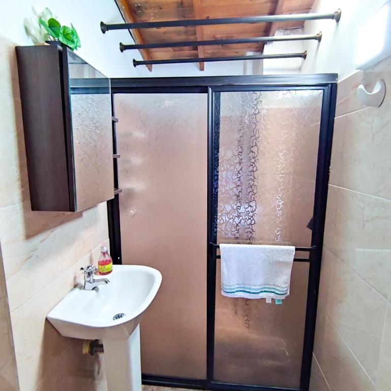 Acogedor apartamento cerca al tranvía 301 - Two-Bedroom Apartment - 26