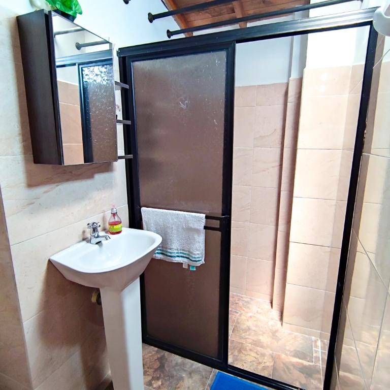 Acogedor apartamento cerca al tranvía 301 - Two-Bedroom Apartment - 29
