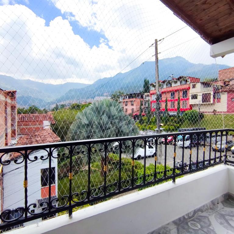 Acogedor apartamento cerca al tranvía 301 - Two-Bedroom Apartment - 13