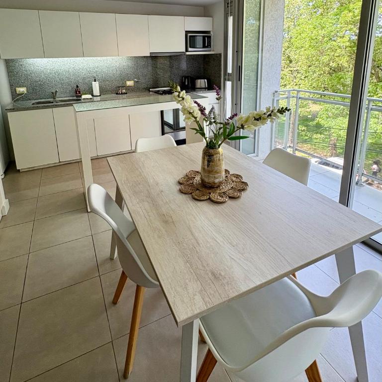 2 ambientes zona Golf Club Playa Grande con cochera - Apartamento de 1 dormitorio - 3