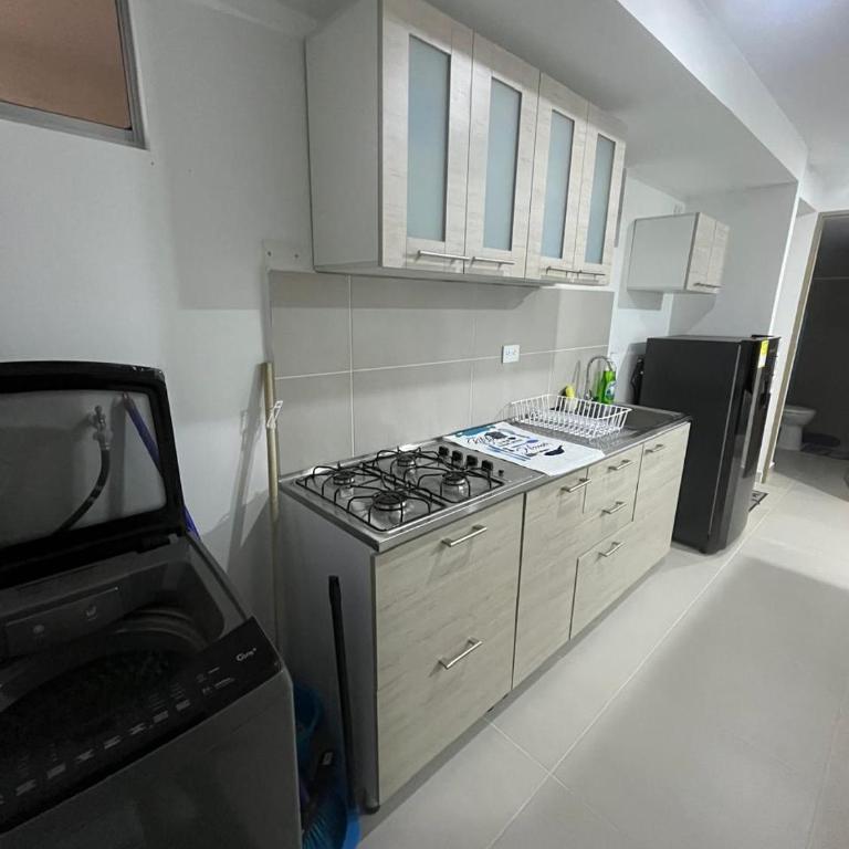 Apartamento moderno con vista a la Sierra Nevada - Apartamento de 1 dormitorio - 2