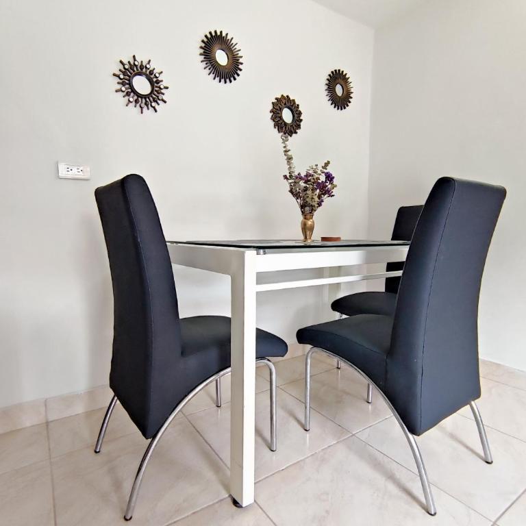 Acogedor apartamento cerca al tranvía 201 - Two-Bedroom Apartment - 26