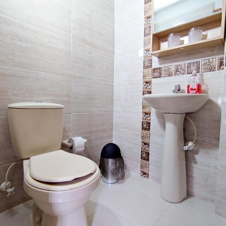Acogedor apartamento cerca al tranvía 201 - Two-Bedroom Apartment - 58