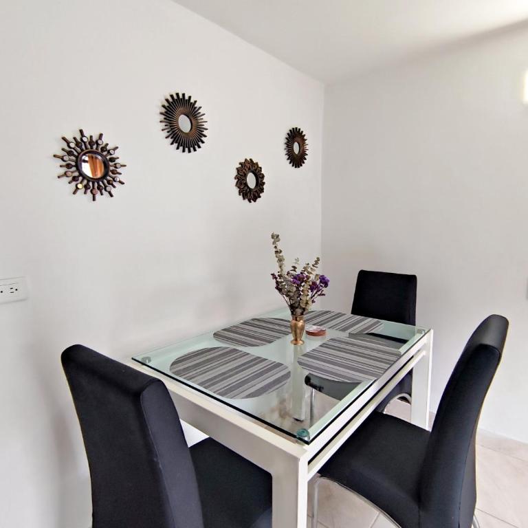 Acogedor apartamento cerca al tranvía 201 - Two-Bedroom Apartment - 28