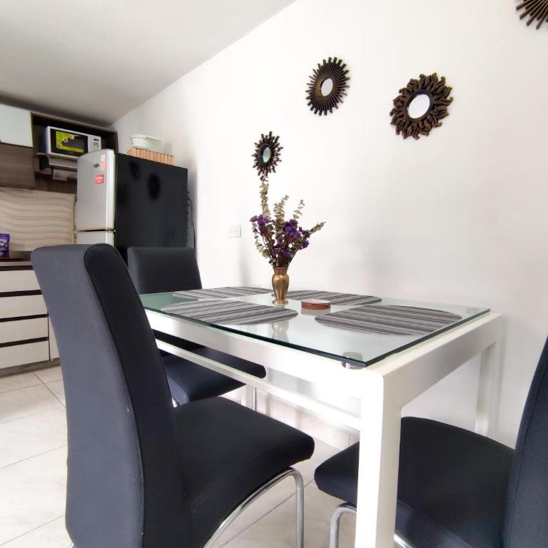 Acogedor apartamento cerca al tranvía 201 - Two-Bedroom Apartment - 29