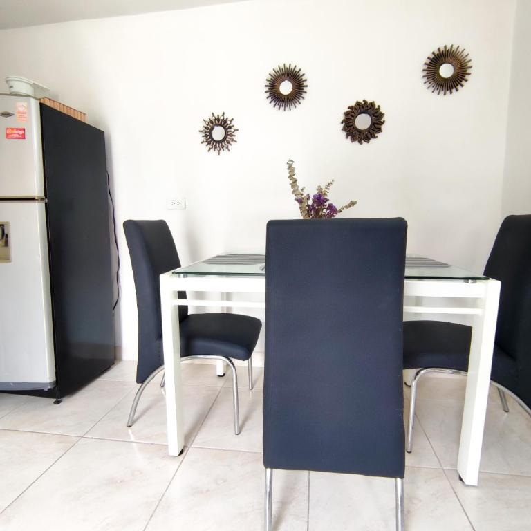 Acogedor apartamento cerca al tranvía 201 - Two-Bedroom Apartment - 25