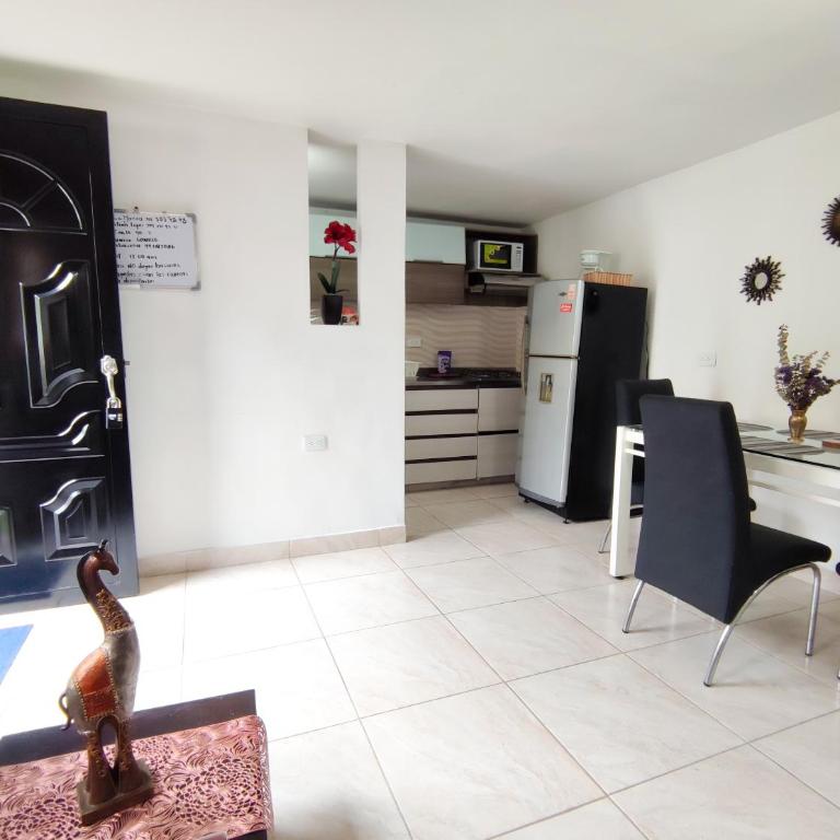 Acogedor apartamento cerca al tranvía 201 - Two-Bedroom Apartment - 20