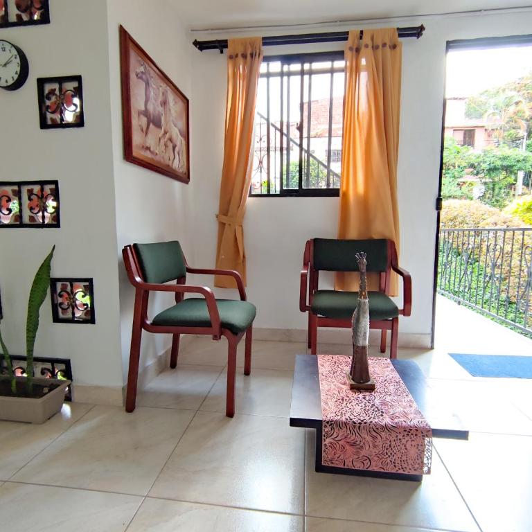 Acogedor apartamento cerca al tranvía 201 - Two-Bedroom Apartment - 4