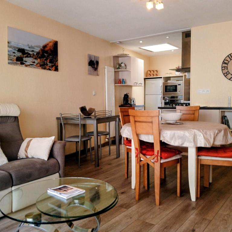 Le City, centre ville, Wifi petit parking linge de maison fournis - Appartement 2 Chambres - 2