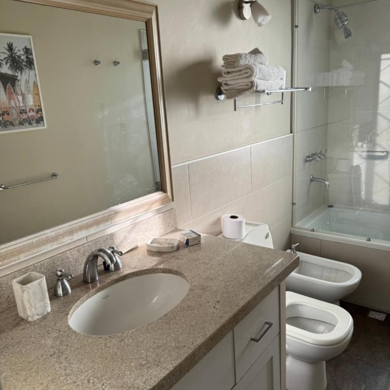 Casa familiar en Carrasco, playa - Three-Bedroom House - 32