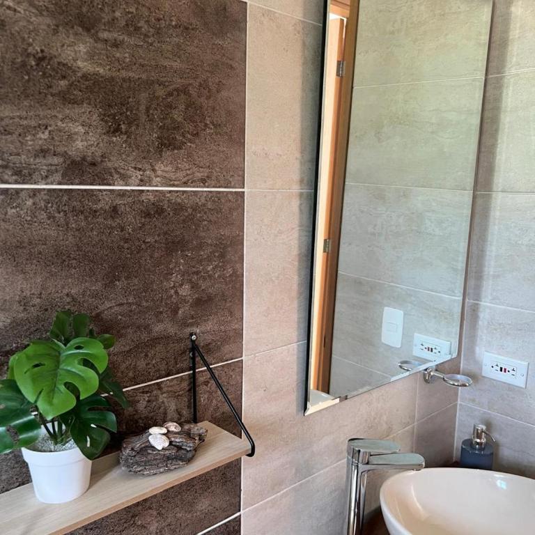 Apartamento con vista al mar en Bello Horizonte, Santa Marta - Three-Bedroom Apartment with Sea View - 8