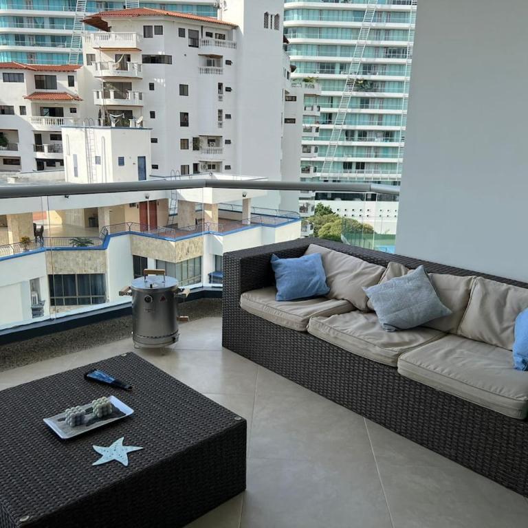 Apartamento con vista al mar en Bello Horizonte, Santa Marta - Three-Bedroom Apartment with Sea View - 14