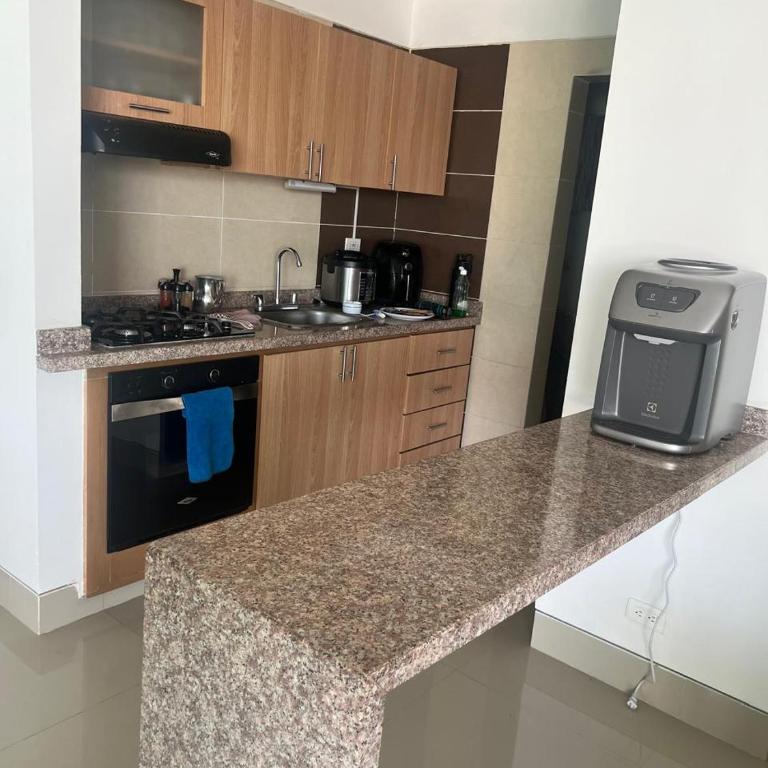 Apartamento con vista al mar en Bello Horizonte, Santa Marta - Three-Bedroom Apartment with Sea View - 16
