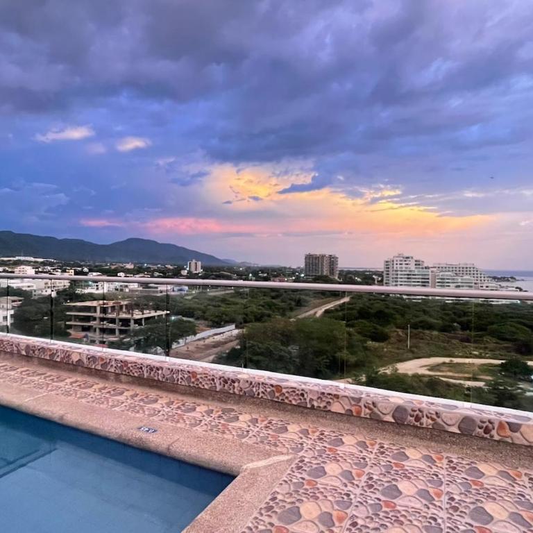 Apartamento con vista al mar en Bello Horizonte, Santa Marta - Three-Bedroom Apartment with Sea View - 18