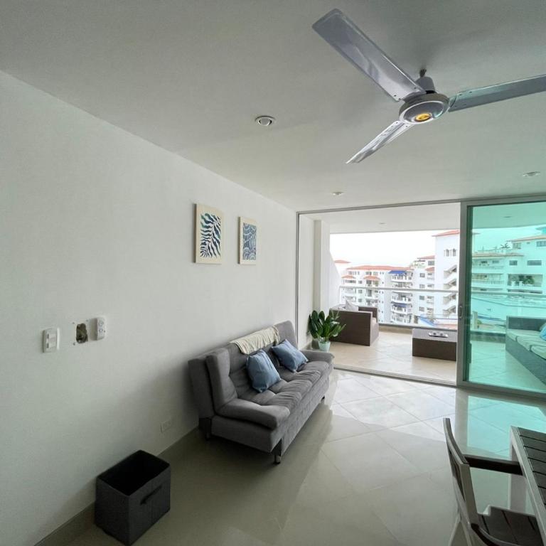 Apartamento con vista al mar en Bello Horizonte, Santa Marta - Three-Bedroom Apartment with Sea View - 22