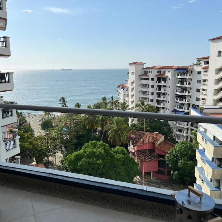 Apartamento con vista al mar en Bello Horizonte, Santa Marta - Three-Bedroom Apartment with Sea View - 25