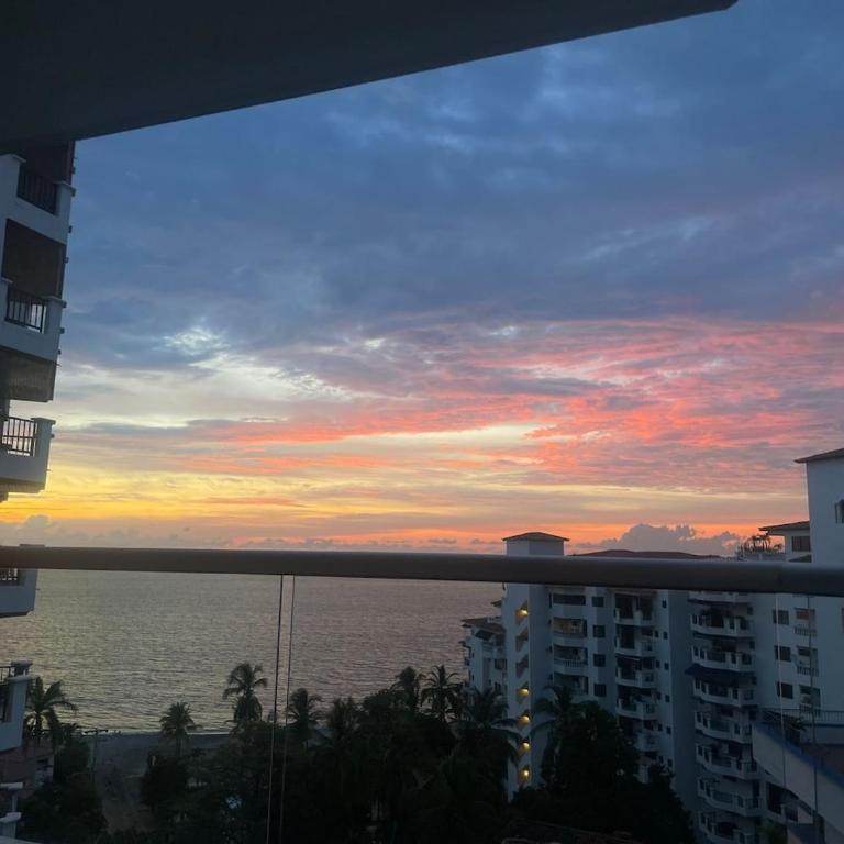 Apartamento con vista al mar en Bello Horizonte, Santa Marta - Three-Bedroom Apartment with Sea View - 26