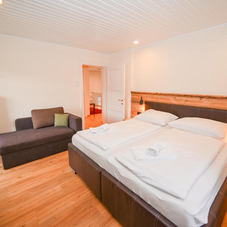 Chalet Skilift - Lake View by All in One Apartments incl SUMMER CARD - Five-Bedroom House - 10