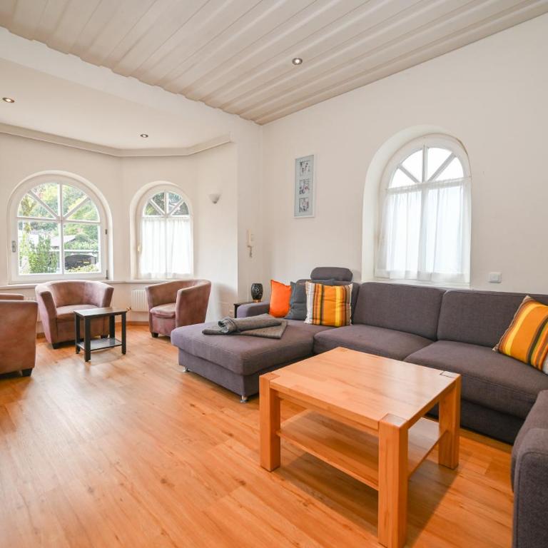 Chalet Skilift - Lake View by All in One Apartments incl SUMMER CARD - Five-Bedroom House - 3