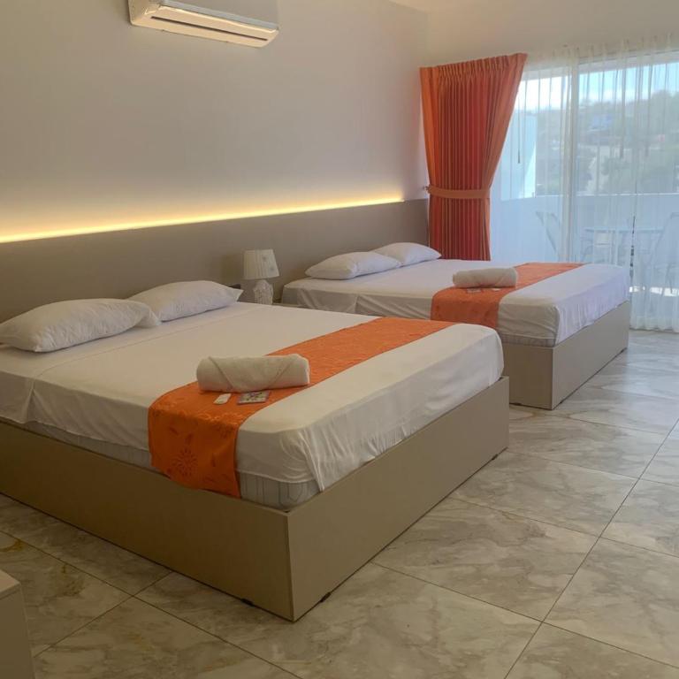 Hostal D'Marv - Family Suite with Balcony - 3
