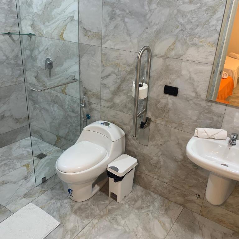 Hostal D'Marv - Twin Room - Disability Access - 3