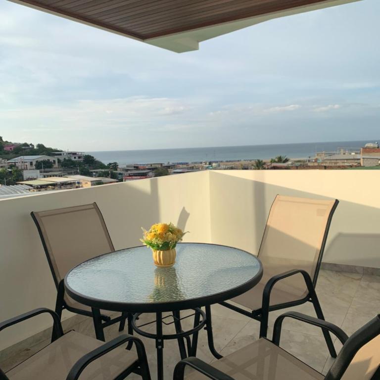 Hostal D'Marv - Family Suite with Balcony - 10
