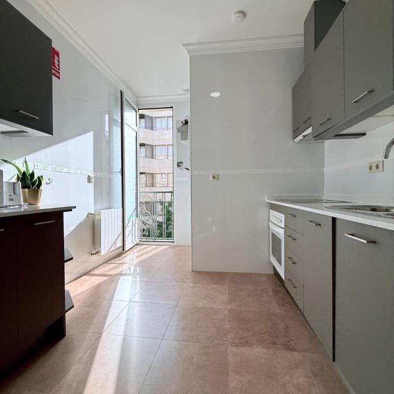Heart of Granada - Two-Bedroom Apartment - 30