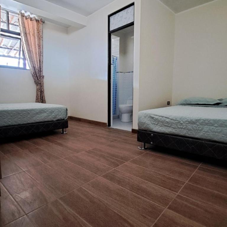 Habitaciones en la Casa de Dora, 4to y 5to piso - Habitación Doble - 2 camas dobles - 2