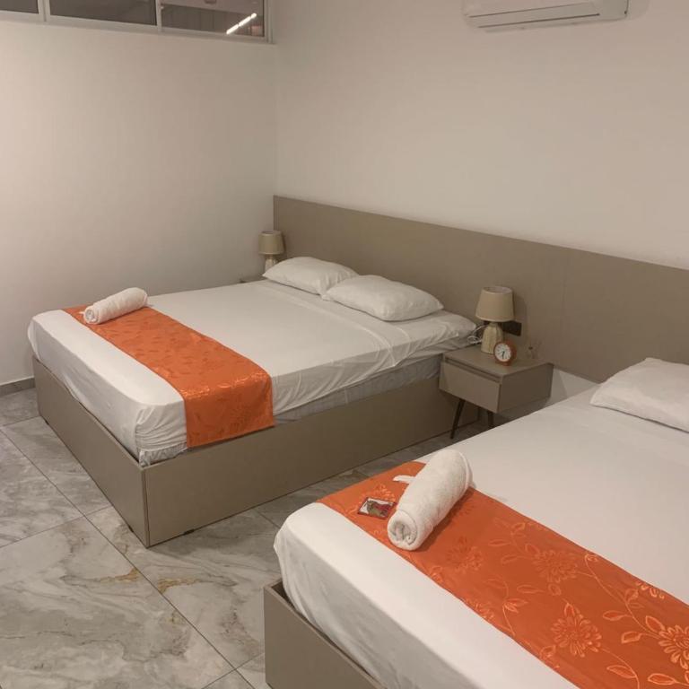 Hostal D'Marv - Double Room with Two Double Beds - 4