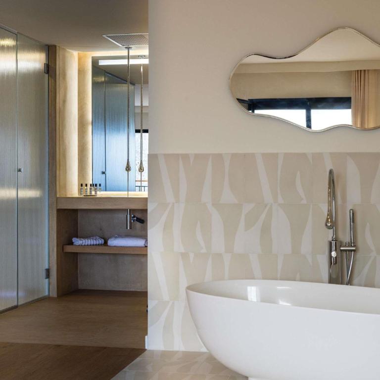 Hotel & Spa Kasano Calvi - Handwritten Collection - Suite Prestige avec 1 Lit Double ou 2 Lits Simples - Vue sur Mer et Citadelle - 4