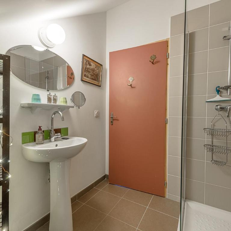 Maison Ondine - Logement familial à deux pas du lac et des commerces - Maison 6 Chambres - 30