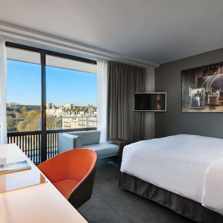 Pullman Paris Tour Eiffel - Chambre Lit King-Size Deluxe - Balcon avec Vue Tour Eiffel - 3