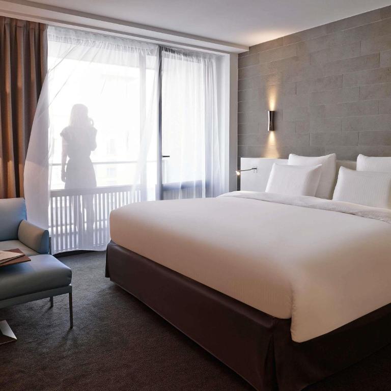 Pullman Paris Tour Eiffel - Suite avec Balcon - Vue sur Tour Eiffel - 3