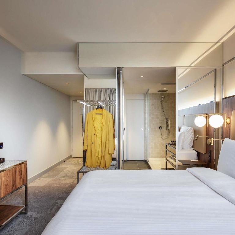 Pullman Paris Montparnasse - Chambre Familiale Deluxe avec 2 Chambres Communicantes et 4 Lits Doubles - 3