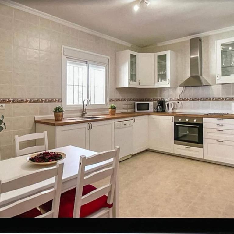 Villa Ballesteros, Alhaurin el Grande - Three-Bedroom Vacation Home - 9