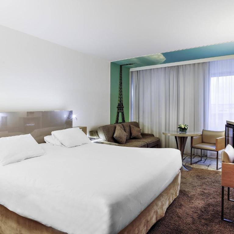 Mercure Paris Vaugirard Porte De Versailles - Chambre Supérieure avec 1 Lit Double et 1 Canapé-Lit Double - 1