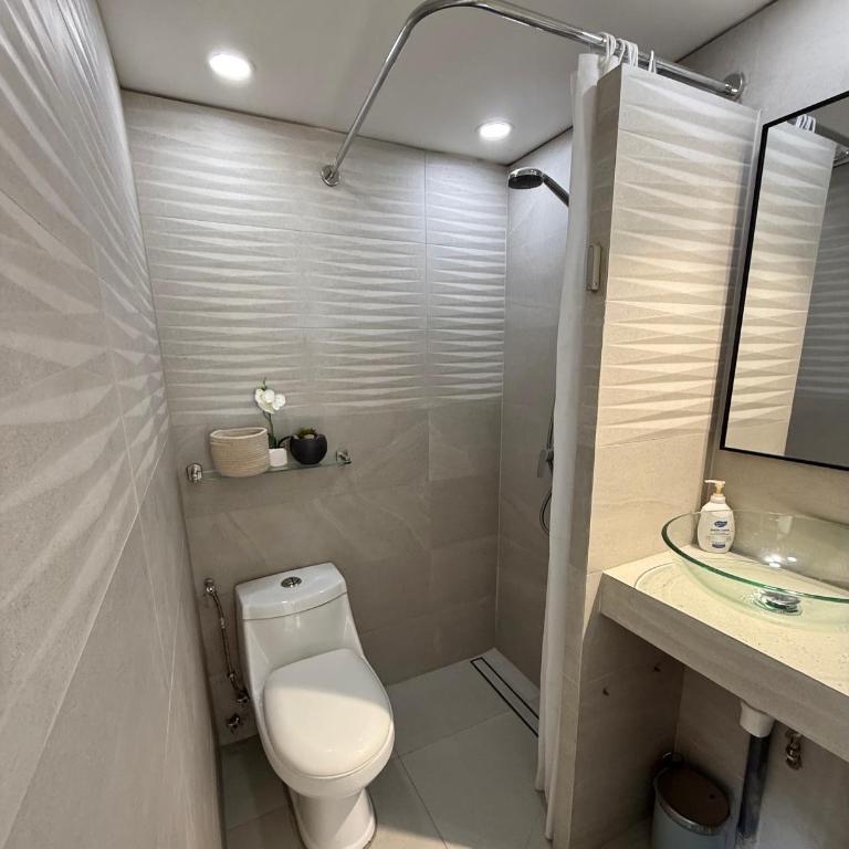 Andes Views, Spacious&Modern, Steps2Metro, AC WiFi - Two-Bedroom Apartment with City View - 6