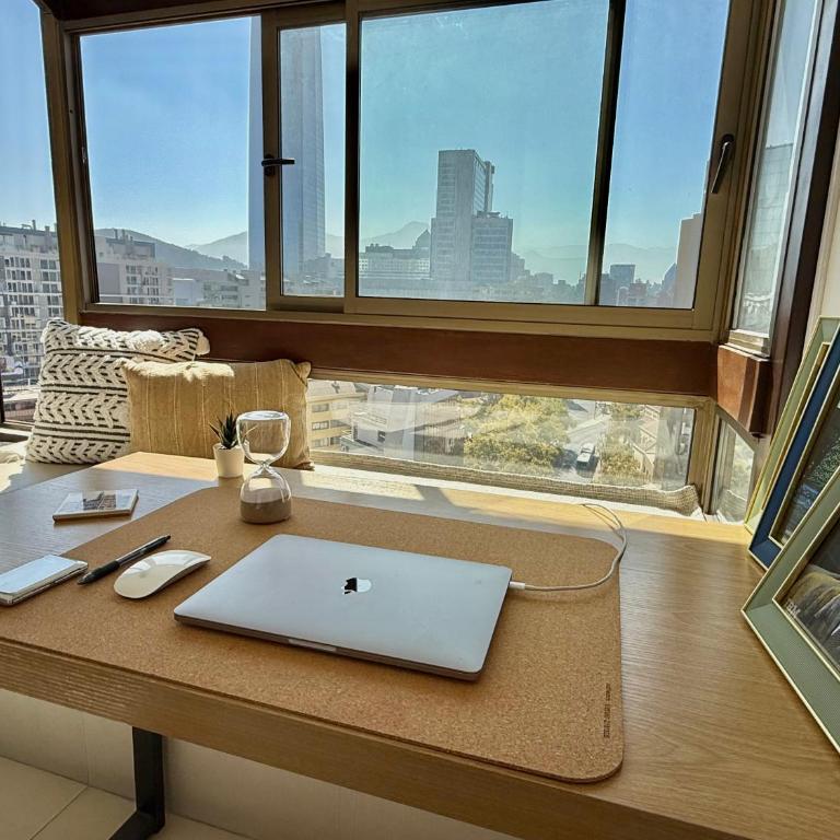 Andes Views, Spacious&Modern, Steps2Metro, AC WiFi - Two-Bedroom Apartment with City View - 4