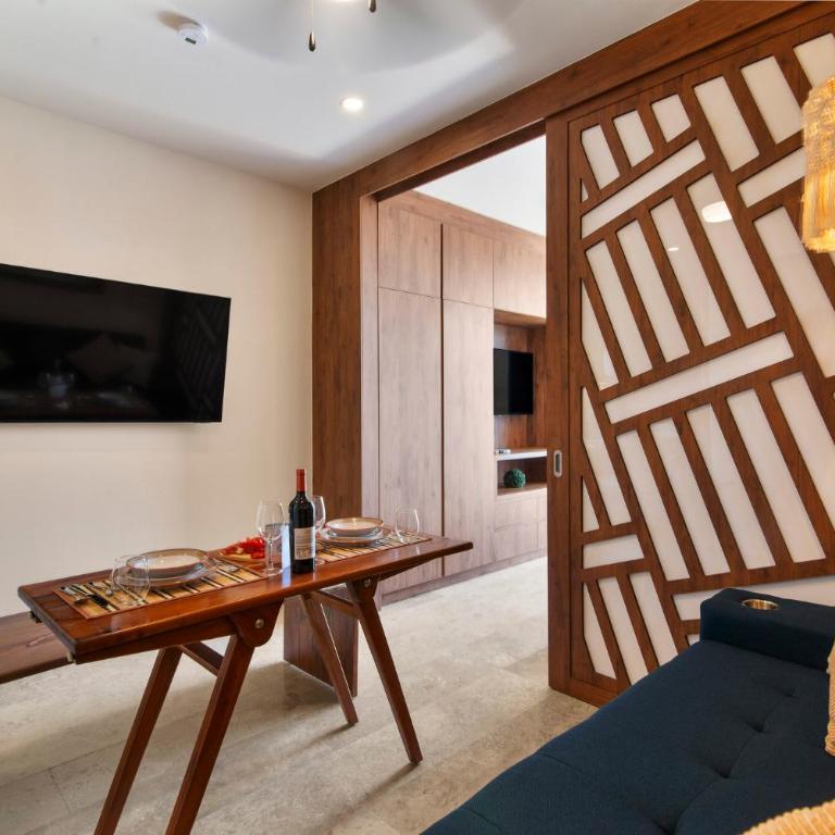 Paravian by Casago - Studio Apartment with King Bed - 14