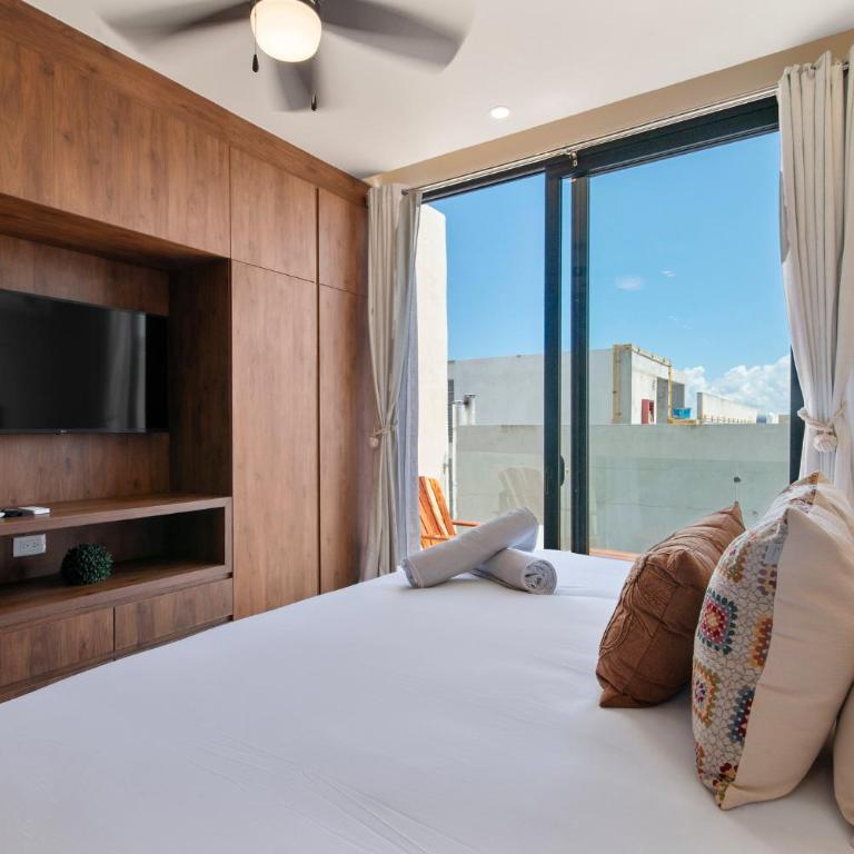 Paravian by Casago - Studio Apartment with King Bed - 12