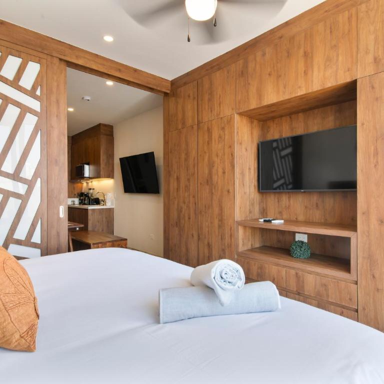 Paravian by Casago - Studio Apartment with King Bed - 36
