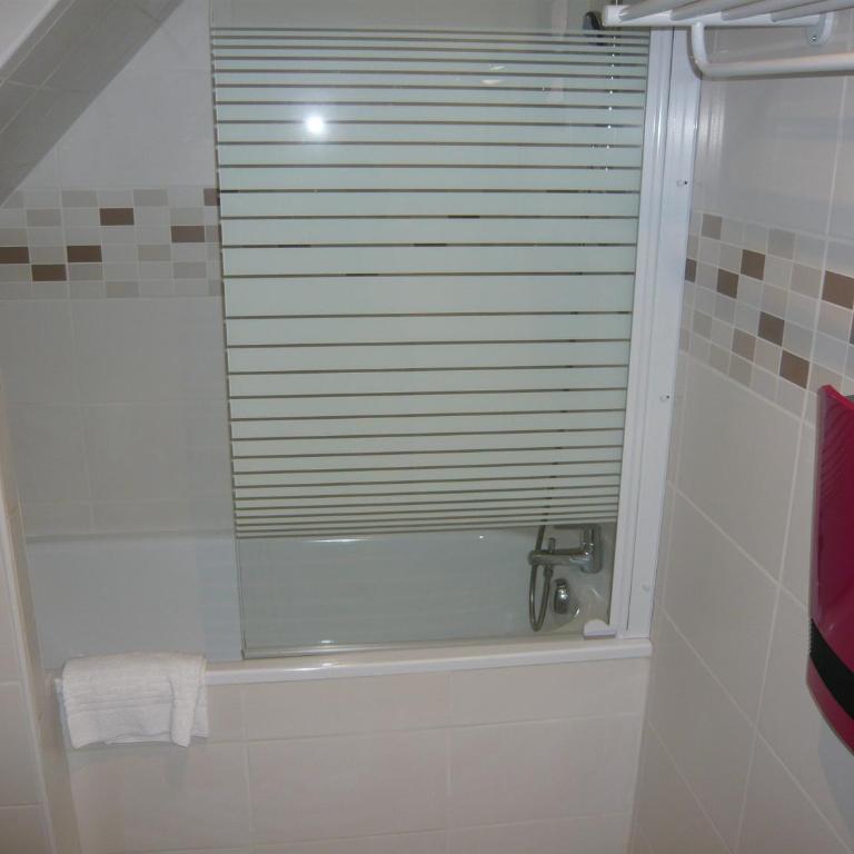 Hôtel Port Beach - Chambre Double Économique - Rez-de-Chaussée - 4
