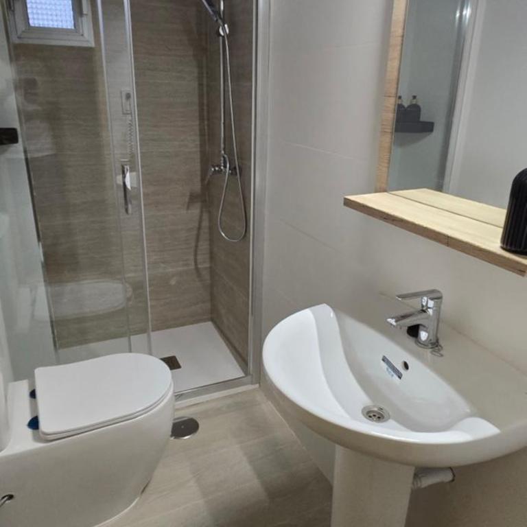 Habitaciones Universal - Quadruple Room with Shared Bathroom - 4
