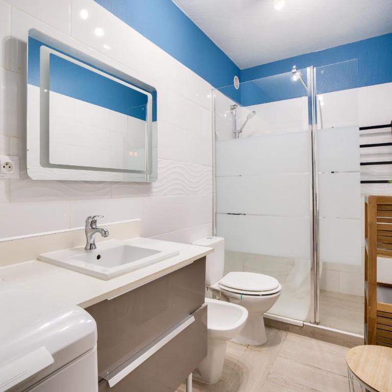 700m de la plage, centre Dinard, 2 adultes 1 enfant - Apartment - 5
