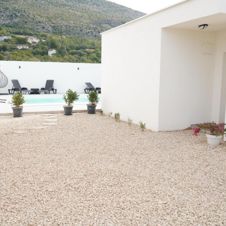 Sun&Silence - Two-Bedroom Villa - 3