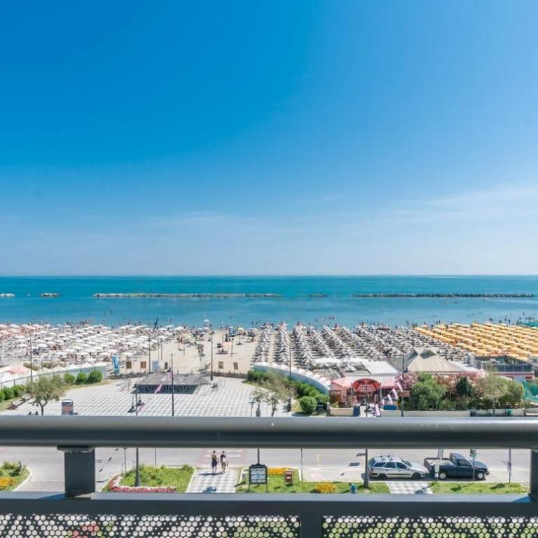 Hotel Cosmopol Cesenatico - Camera Quadrupla con Balcone - 3