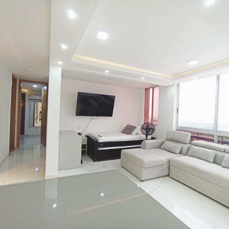 Ap al lado Unorte 10Min B/vista Vista a la cienaga - Three-Bedroom Apartment - 2