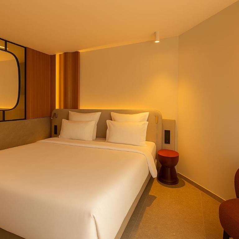 Golden Tulip Avignon Le Paradou - Chambre Double Standard avec Patio Privé - 8