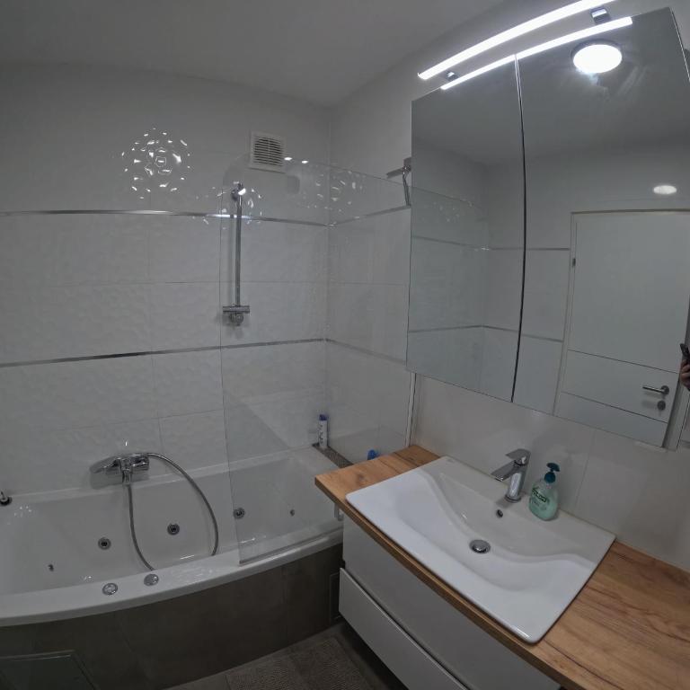 Alpine Oasis - Apartment mit 2 Schlafzimmern - 13