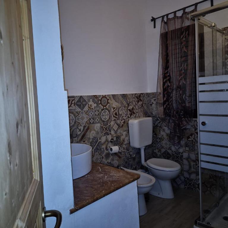 NA ZA ROSA - Casa Vacanze - Camera Matrimoniale con Bagno Privato - 4